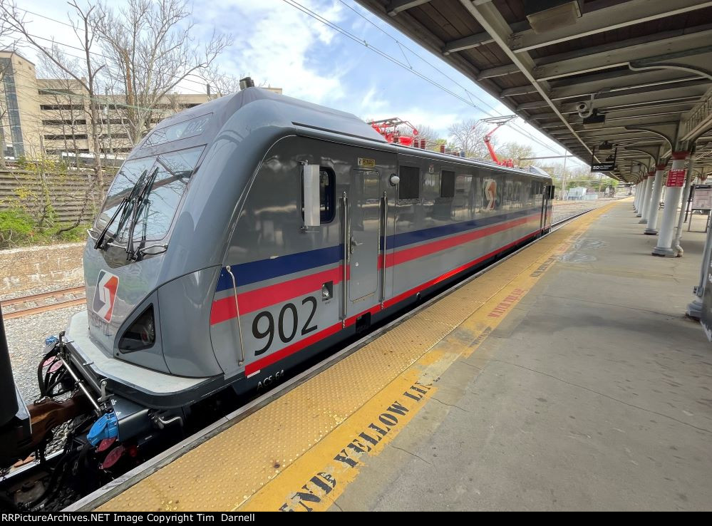 SPAX 902 on a training train